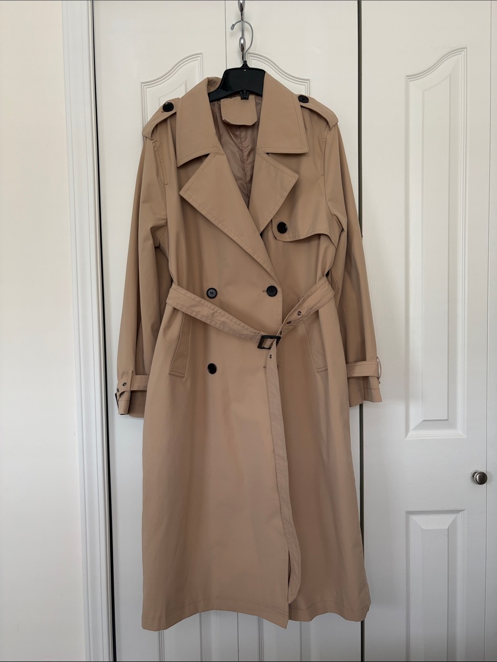 Classic Women's Trench Coat in Beige
